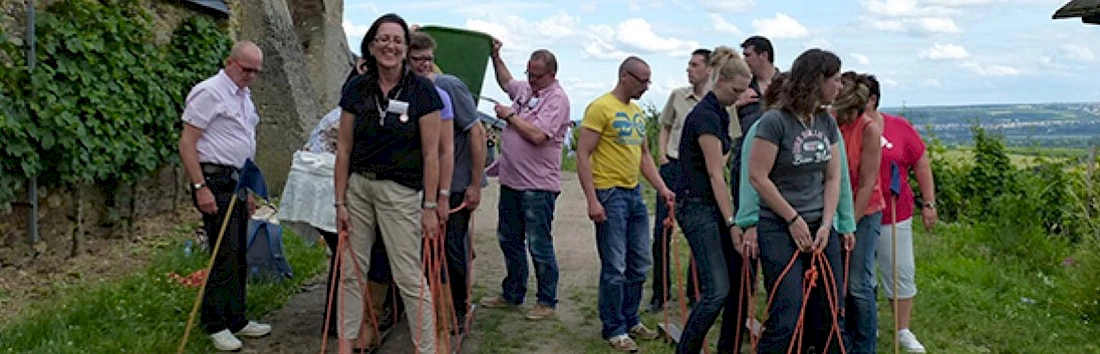 Weintransport bei der Teambuilding Aktivität im Rheingau